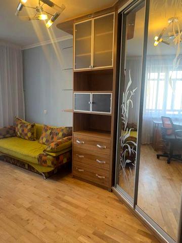 Оренда 3 кім сучасної квартири вул. Джорджа Вашингтона, бічна Зелена