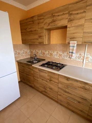 Набережна Перемоги вул., 118