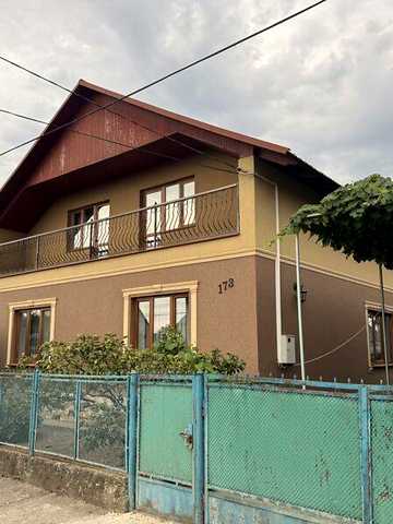 Продаж 6к Дім Центральна вулиця