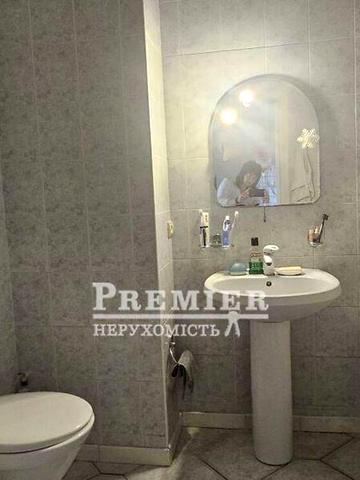 Продаж 3к Квартира Академіка Корольова вулиця