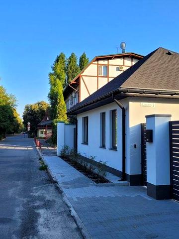 Здаються 2-кімнатні апартаменти біля входу в курорт