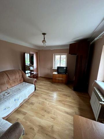 Здається двокімнатний будинок