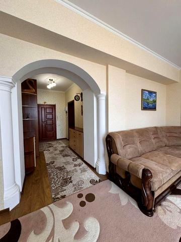 Оренда великої квартири з євроремонтом та АГВ