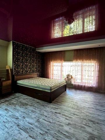 Довгострокова оренда будинку 200 м2