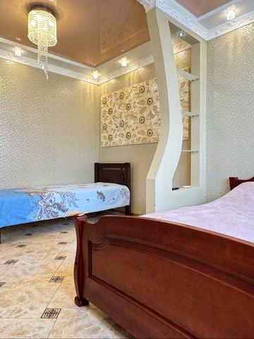 Оренда 1-кімнатна 44 м.кв Ревуцького 7-В