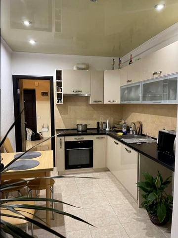 Олександра Поля просп. (Кірова), 98-В