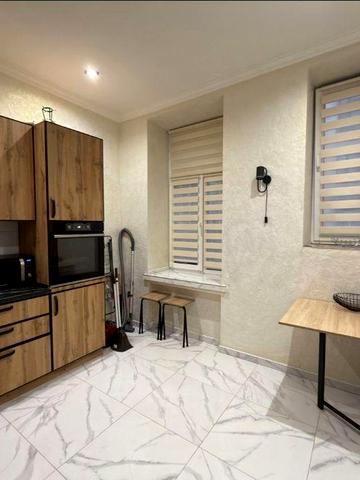 Оренда 1-кім квартири  у  Центрі , Братів Руснаків ( р-н  Героїв Майдану)