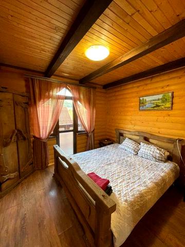 котедж в Буковелі в селі Поляниця на довготривалий термін