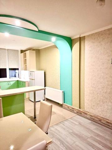 Оренда 1 кімнатної квартири 50 кв.м. з кухнею студією. Метро Осокорки.