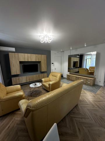 Мечникова вул. (Кловський), 10/2