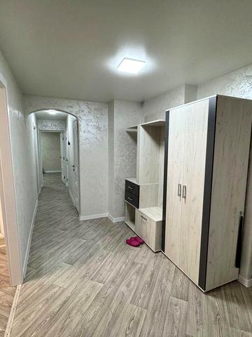 Здається трикімнатна квартира