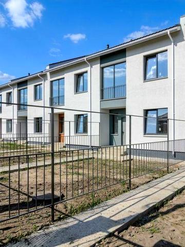 Таунхауз 126 кВ м  в закритому котеджному містечку в місті Суми