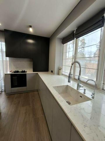 Оренда автономного  будинку в центрі міста.