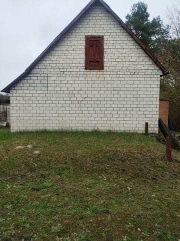 Продам будинок біля лісу.