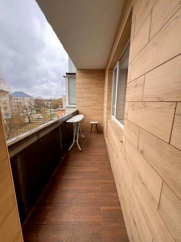 Квартира в оренду 4 кімнати вул. Космонавтів