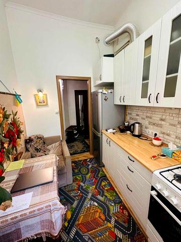 Продаж 1 км квартири в центрі міста з ремонтом