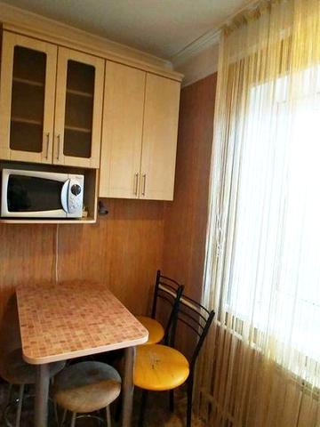 Продам 1-кімн. квартиру кухня-студія + спальня,метро Оболонь, Почайна,