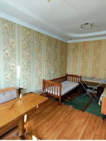 Продається невеличка смарт квартира з індивідуалкою біля ринку.