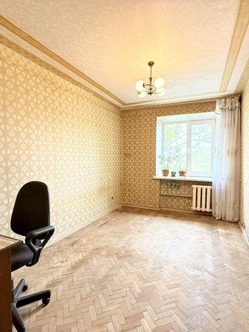Продаж 3-к., вул. Новаторів 4 (Празька) Дарницький вокзал