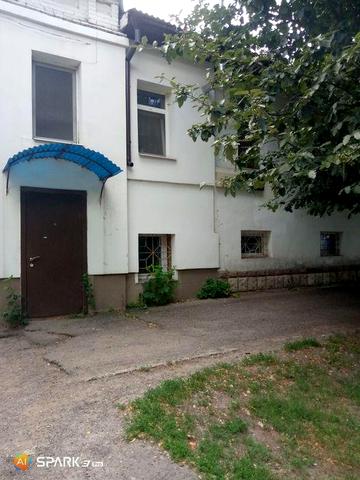 Двухповерхова будівля в центрі міста  290 кв.м