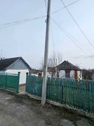 Продам будинок майже центр