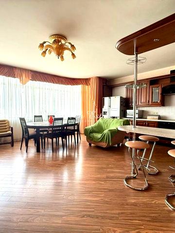 Павла Тичини 2. Видова 4 кімн квартира