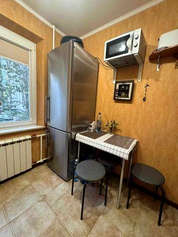 Продається 2-х кімнатна квартира з дизайнерським ремонтом вул. Світлицього 26-Б