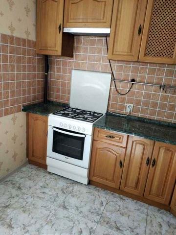 Продається світла 2-к.квартира в якісному цегляному будинку з газом.