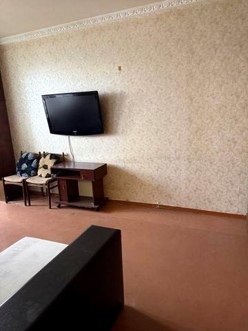Супер!!! Сдам 1 кв метро Дворец Спорта Каденюка 6000 гр.