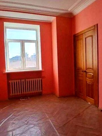 8-к. квартира вул. Є.Чикаленка 20а Центр, м.Театральна
