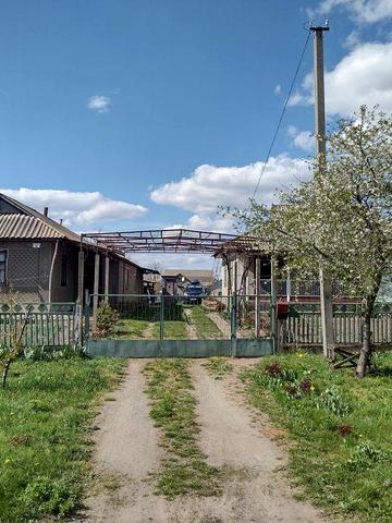 Продам дім в смт Саврань