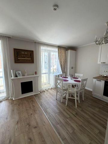 квартира з ремонтом терасою в топовій локації