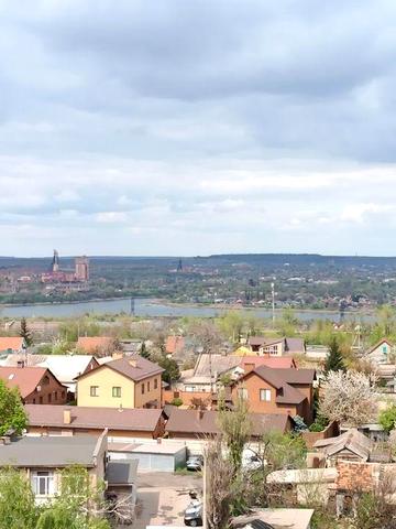 Продам видовую квартиру в центре города 96 квартал ул. Есенина