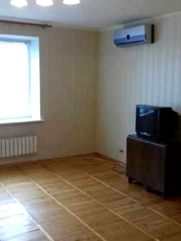 Продам 2комн.квартиру метро Защитников Украины.Молочная.Спортивная.Е-відновл