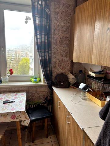 Продаж 3 к кв, метро Олексіівська