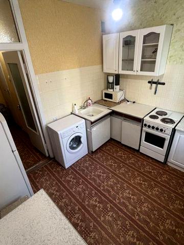 Здається 3-х кімнатна квартира на Теодора Драйзера 44а