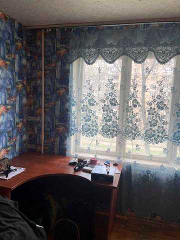 м.Бориспільська парк Партиз.Слави Продається роздільна 3 кв. вул.Санаторна 18