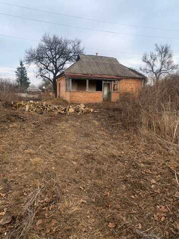 Продам будинок з приватизованою земельною ділянкою !