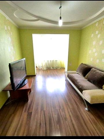 Продам 3 комнатную квартиру. Проспект Небесной Сотни