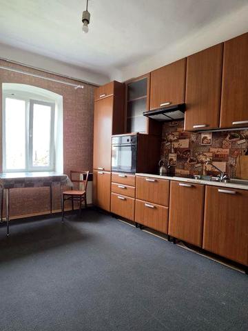 ЦЕНТР МІСТА! Продам 2х кімн., вул. Синагоги (р-н Удонова) 1ий високий поверх! Двір!