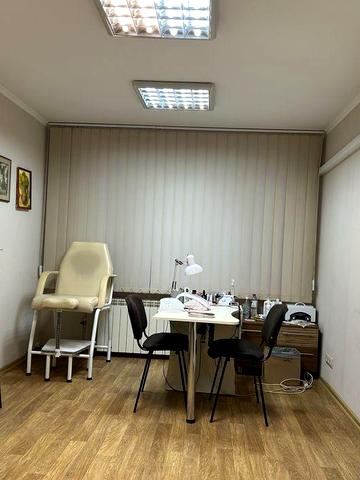 Офіс з Однокімнатнатноі квартири на першому поверху