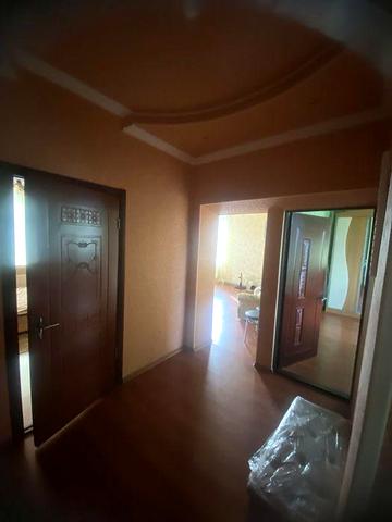 Продам 3-ну квартиру в центрі Узина!