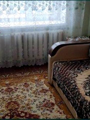 Продам двухкімнатну квартиру, центр. Від власника
