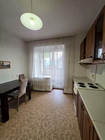 Продаж 1к великої квартири. Вул.  Прилужна  4/15. Метро Академмістечко