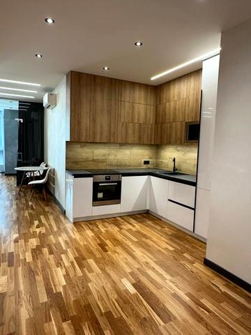 Сімферопольська вул., 2-П