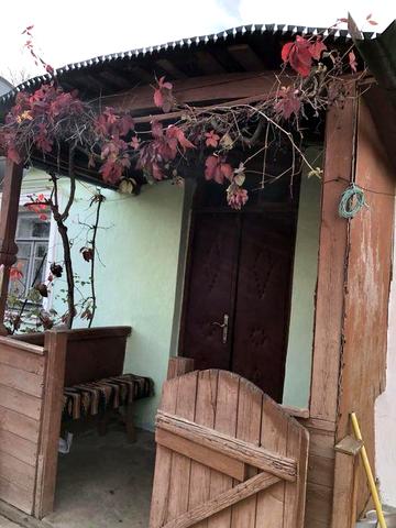 Будинок з власним садом та городом