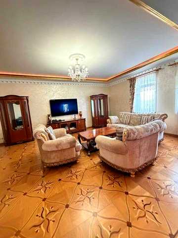 Продаж квартири в самому серці Києва 232 м. Ольгинська, 6. Майдан