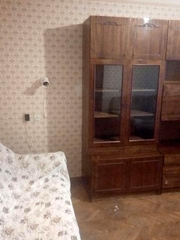 Хозяин сдам однокомнатную квартиру на долгий срок  4 этаж пятиэтажки все есть