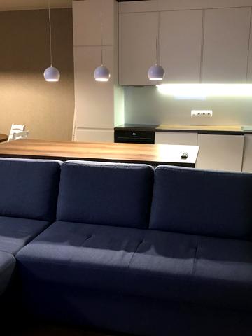 Драгоманова вул., 2