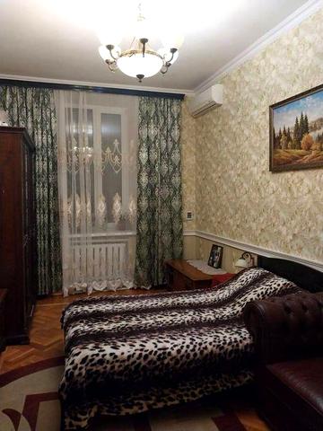 Продається 2-х кімнатна квартира в сталінці Молдованка